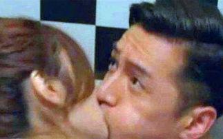 娱乐吃瓜情侣亲吻,娱乐圈情侣深情亲吻,甜蜜画面引网友热议
